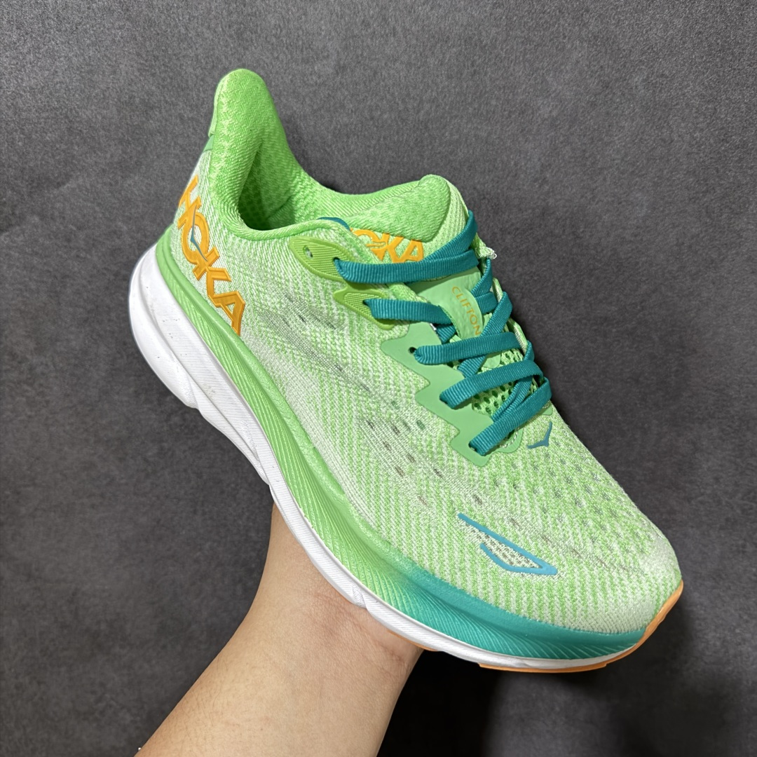 HOKA W CLIFTON PRO 轻量低帮户外越野跑鞋 户外山脉越野轻量运动跑鞋 鞋面用轻的无缝架构 鞋带用了弹性不
