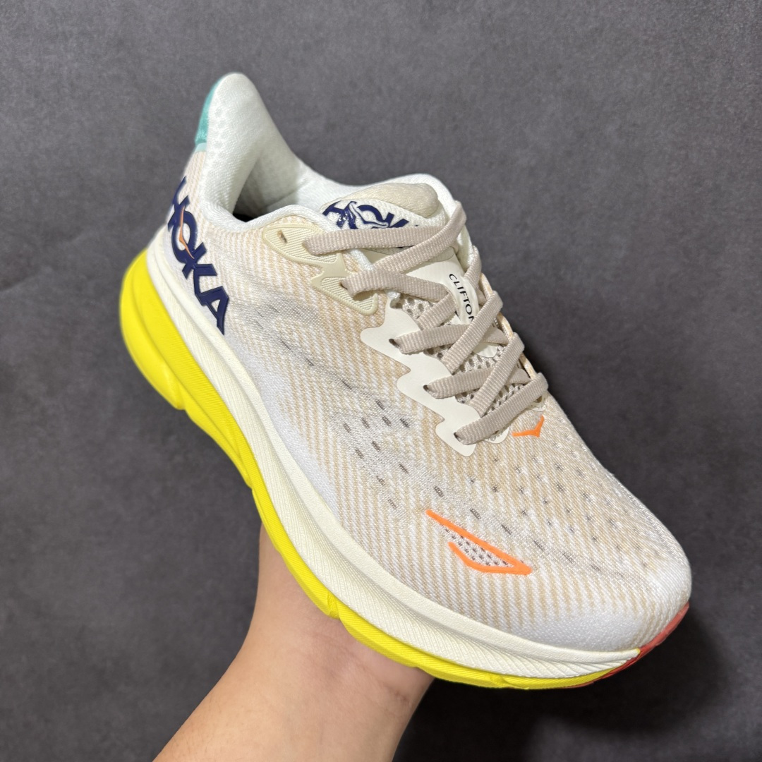 HOKA W CLIFTON PRO 轻量低帮户外越野跑鞋 户外山脉越野轻量运动跑鞋 鞋面用轻的无缝架构 鞋带用了弹性不