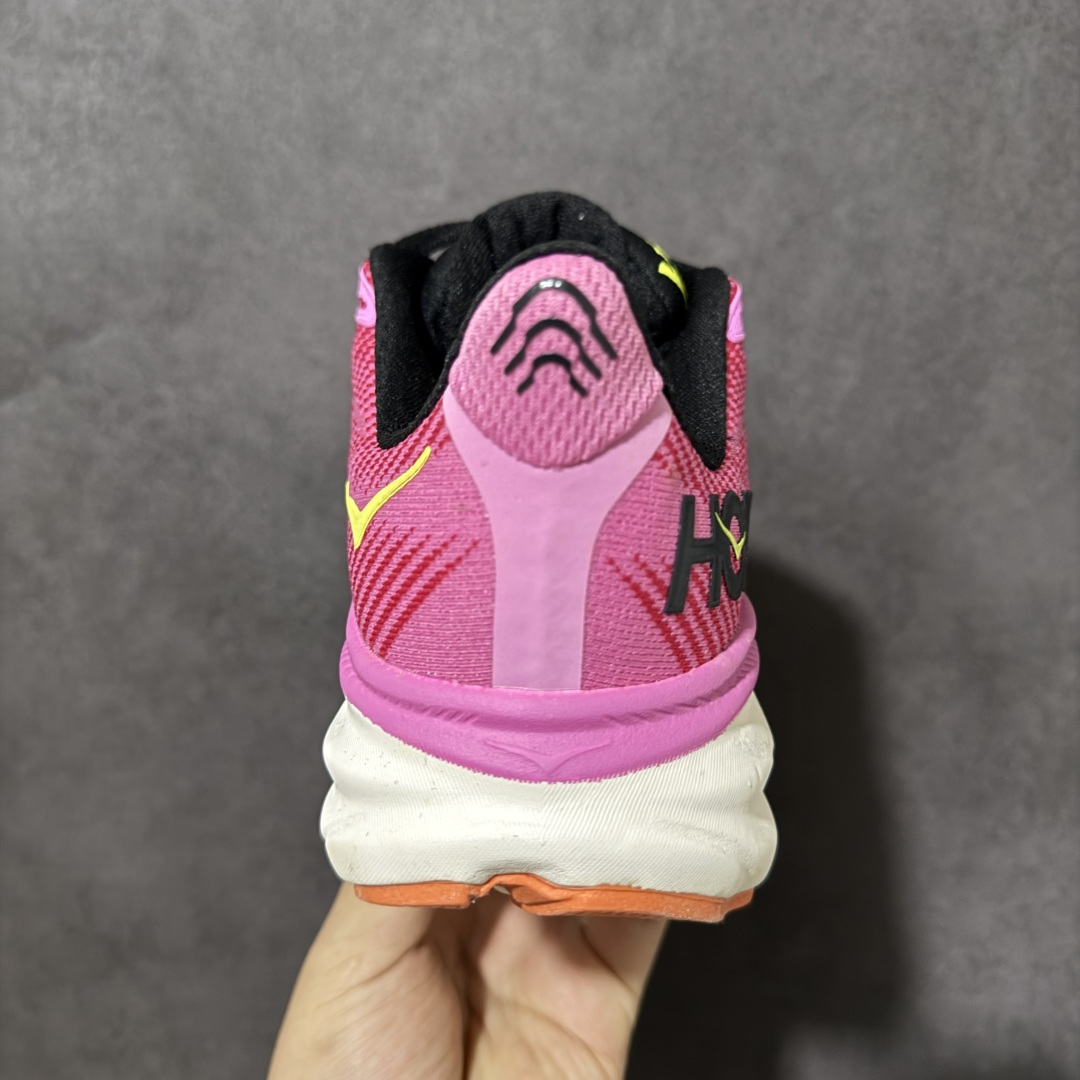 HOKA W CLIFTON PRO 轻量低帮户外越野跑鞋 户外山脉越野轻量运动跑鞋 鞋面用轻的无缝架构 鞋带用了弹性不