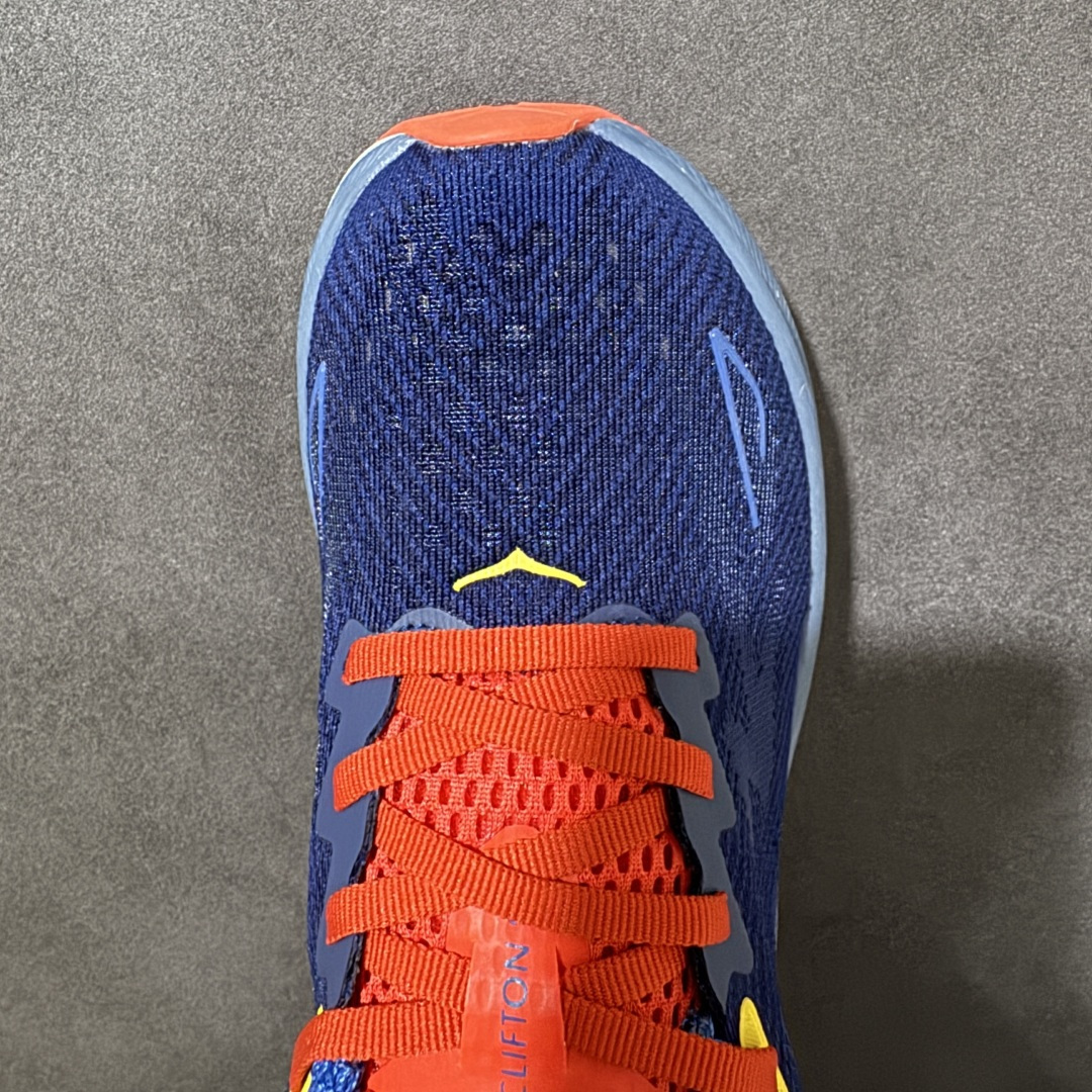 HOKA W CLIFTON PRO 9 轻量低帮户外越野跑鞋 户外山脉越野轻量运动跑鞋 鞋面用轻的无缝架构 鞋带用了弹