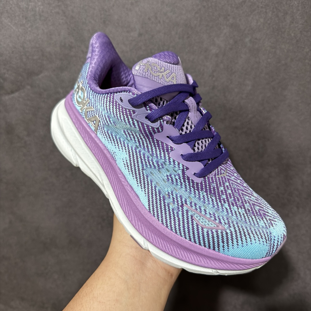 HOKA W CLIFTON PRO 9 轻量低帮户外越野跑鞋 户外山脉越野轻量运动跑鞋 鞋面用轻的无缝架构 鞋带用了弹