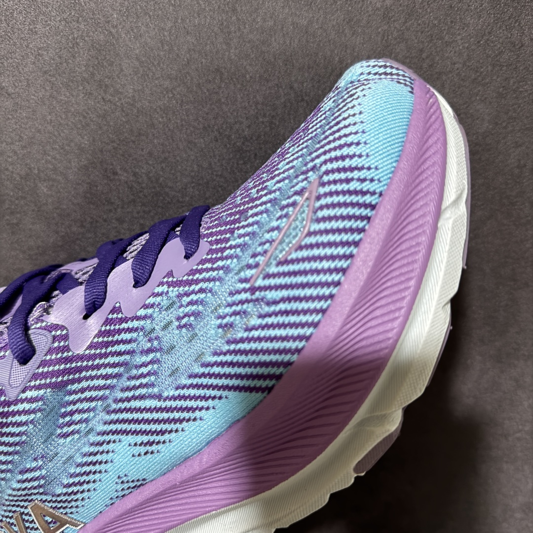 HOKA W CLIFTON PRO 9 轻量低帮户外越野跑鞋 户外山脉越野轻量运动跑鞋 鞋面用轻的无缝架构 鞋带用了弹