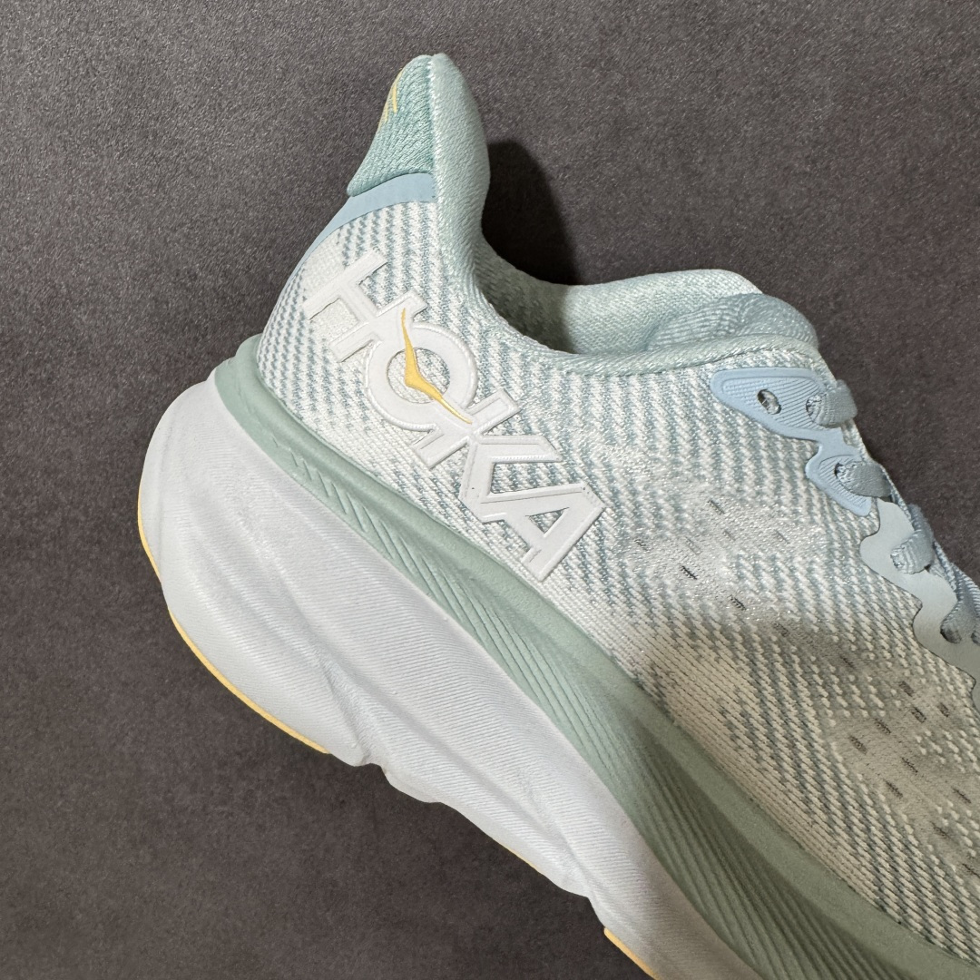 HOKA W CLIFTON PRO 9 轻量低帮户外越野跑鞋 户外山脉越野轻量运动跑鞋 鞋面用轻的无缝架构 鞋带用了弹
