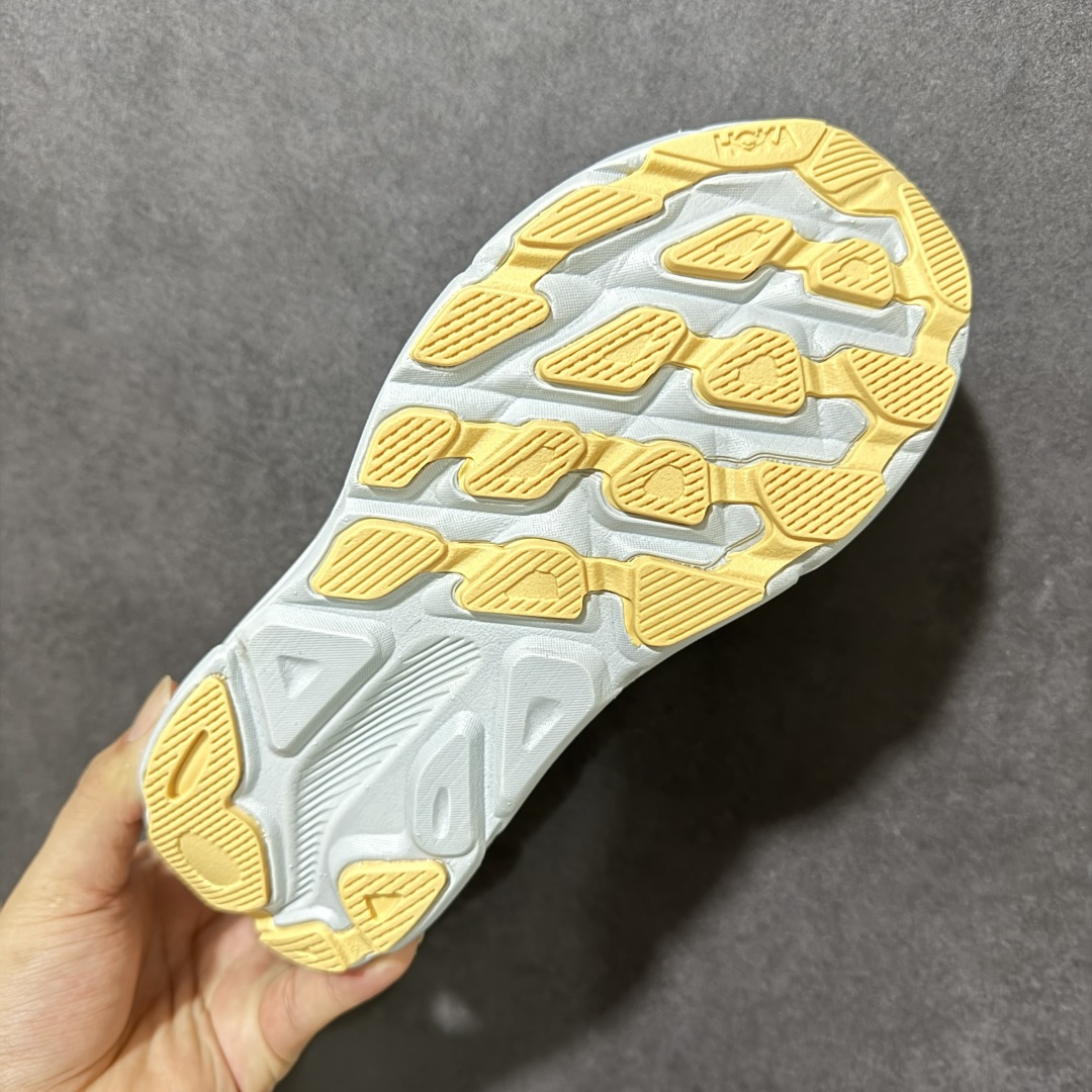 HOKA W CLIFTON PRO 9 轻量低帮户外越野跑鞋 户外山脉越野轻量运动跑鞋 鞋面用轻的无缝架构 鞋带用了弹