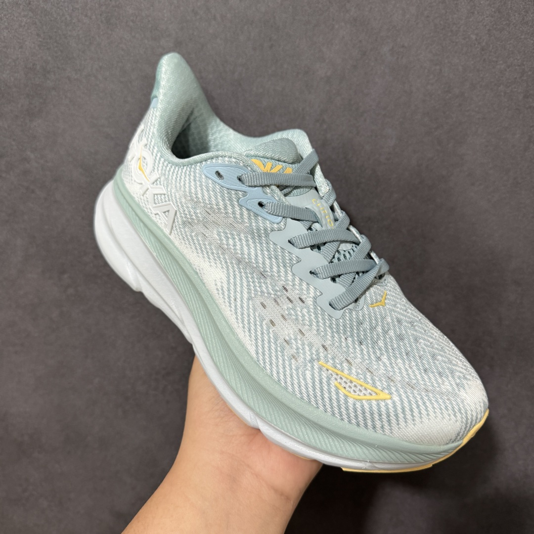 HOKA W CLIFTON PRO 9 轻量低帮户外越野跑鞋 户外山脉越野轻量运动跑鞋 鞋面用轻的无缝架构 鞋带用了弹