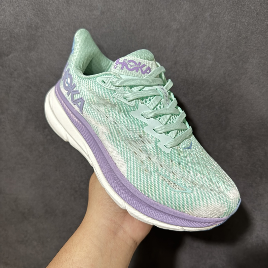 HOKA W CLIFTON PRO 9 轻量低帮户外越野跑鞋 户外山脉越野轻量运动跑鞋 鞋面用轻的无缝架构 鞋带用了弹