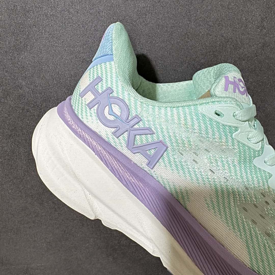 HOKA W CLIFTON PRO 9 轻量低帮户外越野跑鞋 户外山脉越野轻量运动跑鞋 鞋面用轻的无缝架构 鞋带用了弹