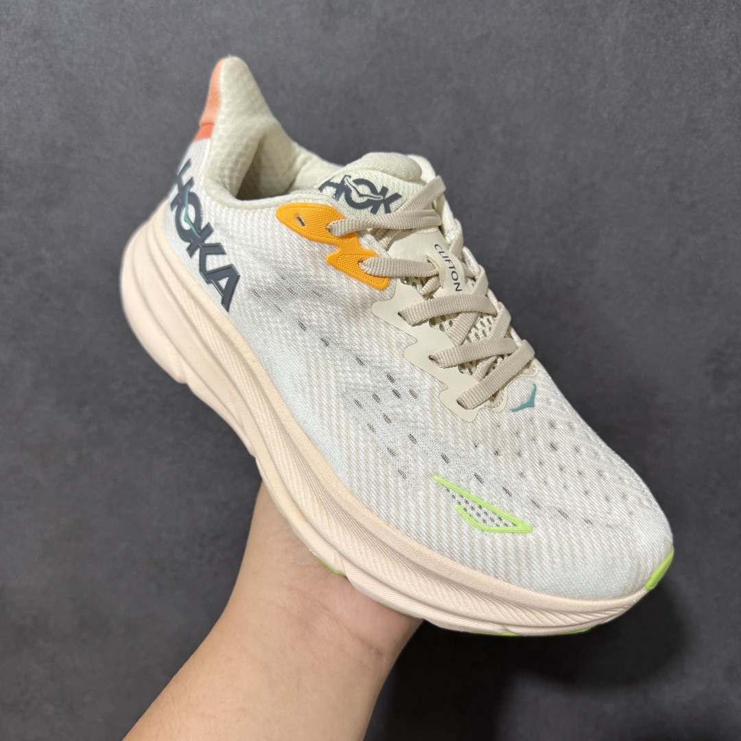 HOKA W CLIFTON PRO 9 轻量低帮户外越野跑鞋 户外山脉越野轻量运动跑鞋 鞋面用轻的无缝架构 鞋带用了弹