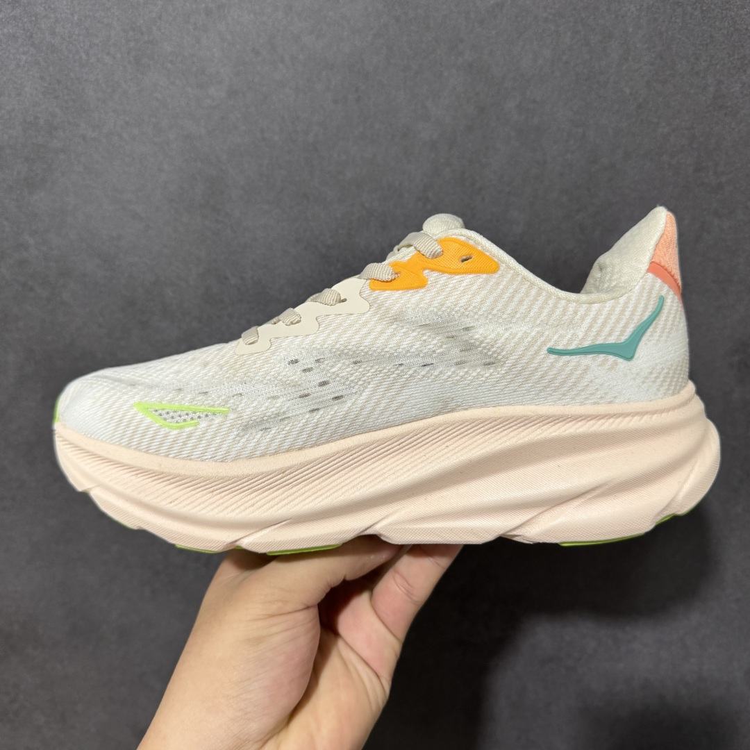 HOKA W CLIFTON PRO 9 轻量低帮户外越野跑鞋 户外山脉越野轻量运动跑鞋 鞋面用轻的无缝架构 鞋带用了弹
