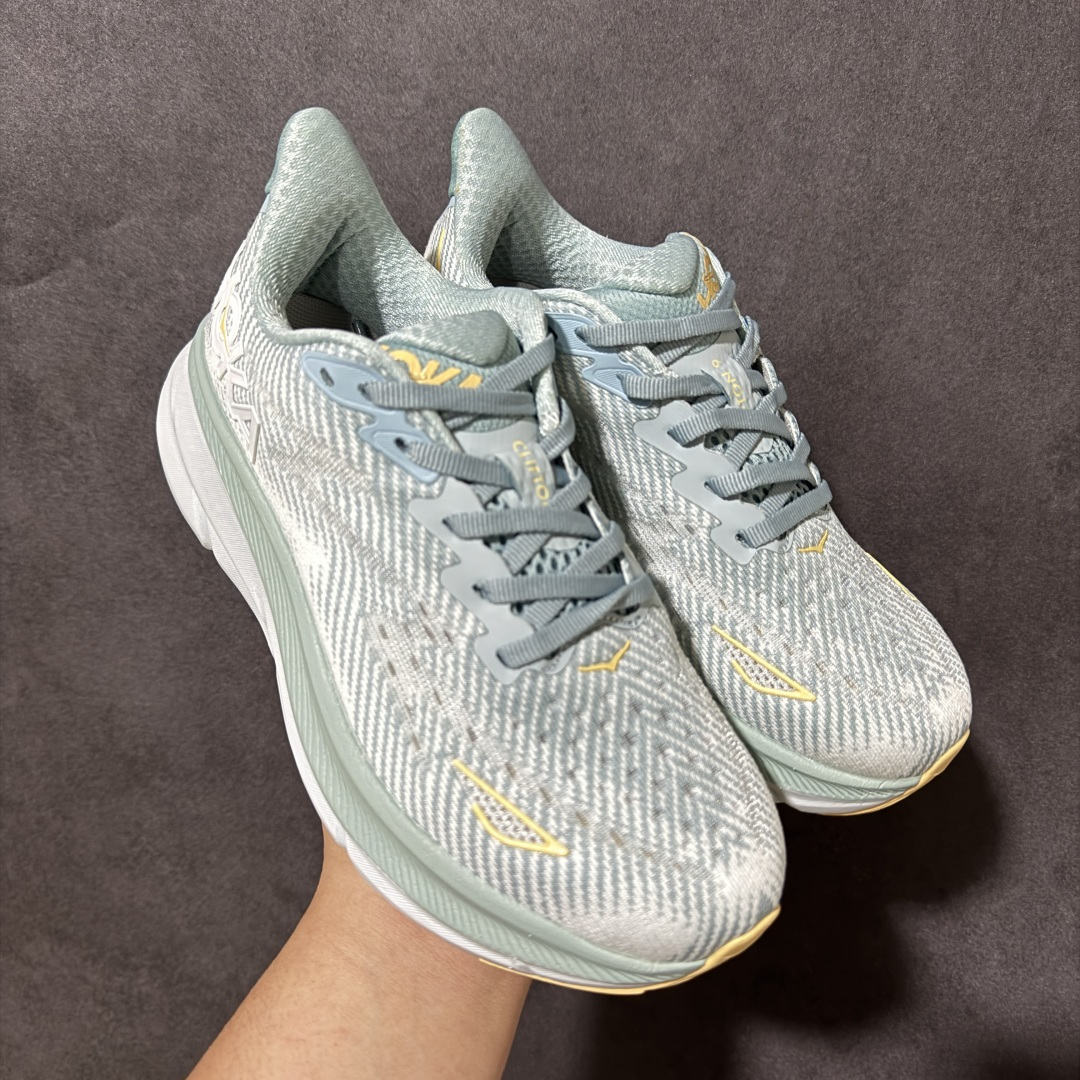 HOKA W CLIFTON PRO 9 合集 轻量低帮户外越野跑鞋 户外山脉越野轻量运动跑鞋 鞋面用轻的无缝架构 鞋带