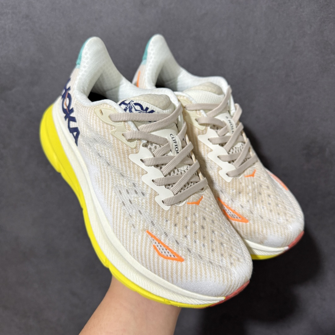 HOKA W CLIFTON PRO 9 合集 轻量低帮户外越野跑鞋 户外山脉越野轻量运动跑鞋 鞋面用轻的无缝架构 鞋带