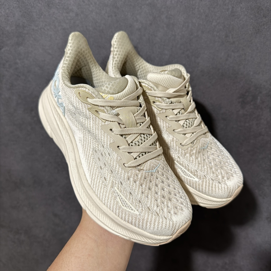 HOKA W CLIFTON PRO 9 合集 轻量低帮户外越野跑鞋 户外山脉越野轻量运动跑鞋 鞋面用轻的无缝架构 鞋带