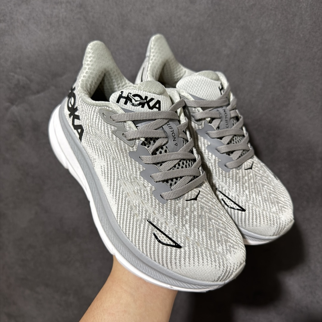 HOKA W CLIFTON PRO 9 合集 轻量低帮户外越野跑鞋 户外山脉越野轻量运动跑鞋 鞋面用轻的无缝架构 鞋带