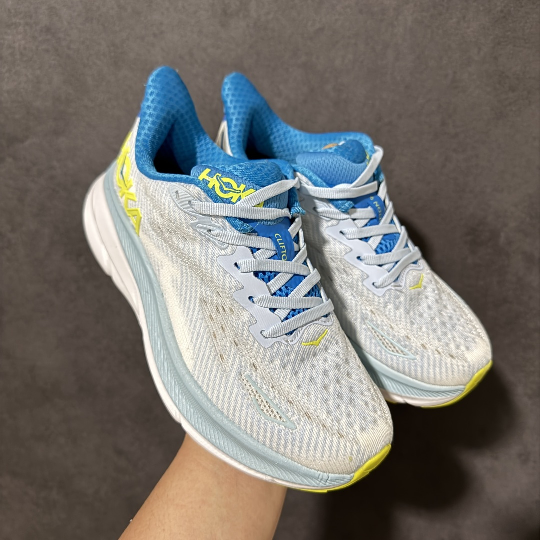 HOKA W CLIFTON PRO 9 合集 轻量低帮户外越野跑鞋 户外山脉越野轻量运动跑鞋 鞋面用轻的无缝架构 鞋带