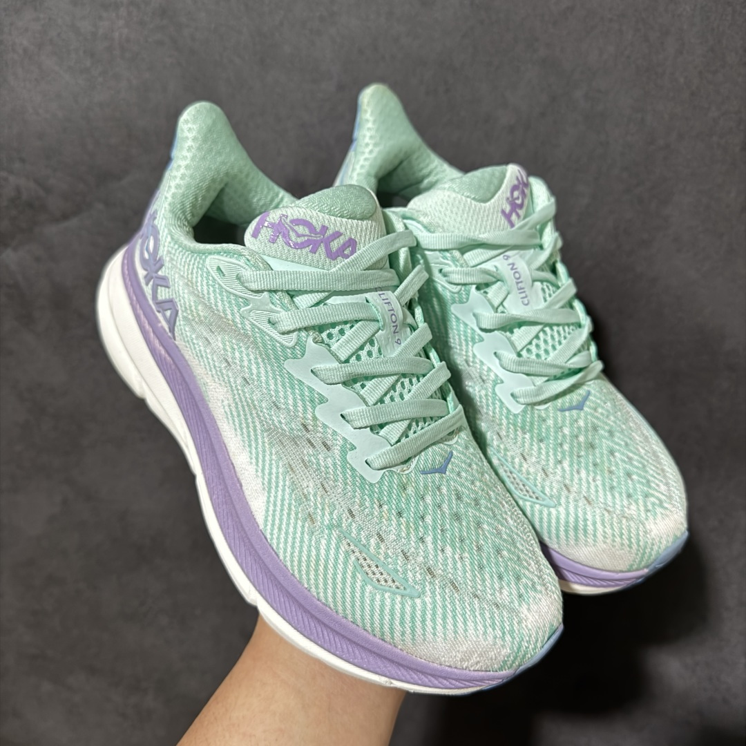 HOKA W CLIFTON PRO 9 合集 轻量低帮户外越野跑鞋 户外山脉越野轻量运动跑鞋 鞋面用轻的无缝架构 鞋带