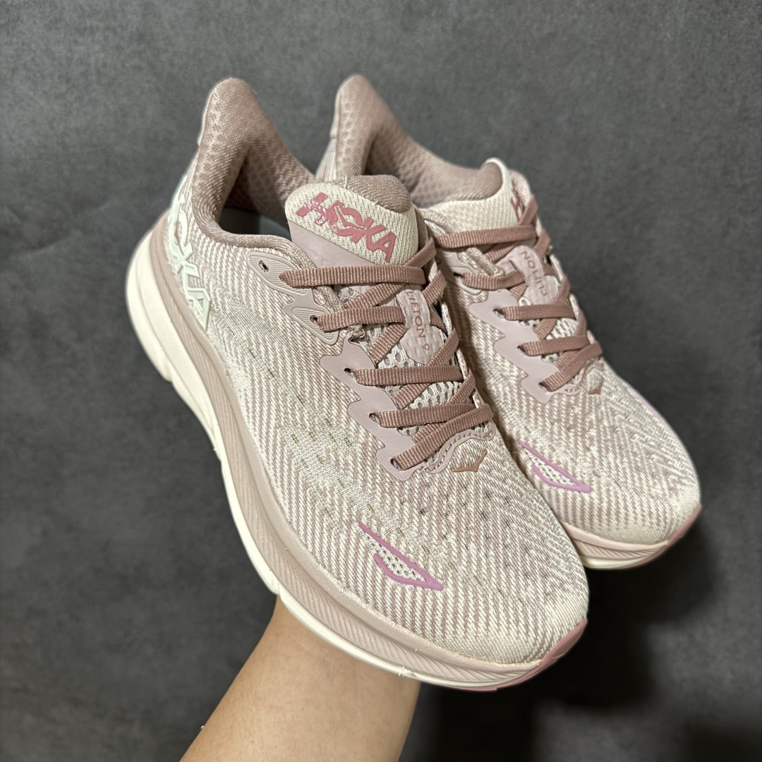 HOKA W CLIFTON PRO 9 合集 轻量低帮户外越野跑鞋 户外山脉越野轻量运动跑鞋 鞋面用轻的无缝架构 鞋带