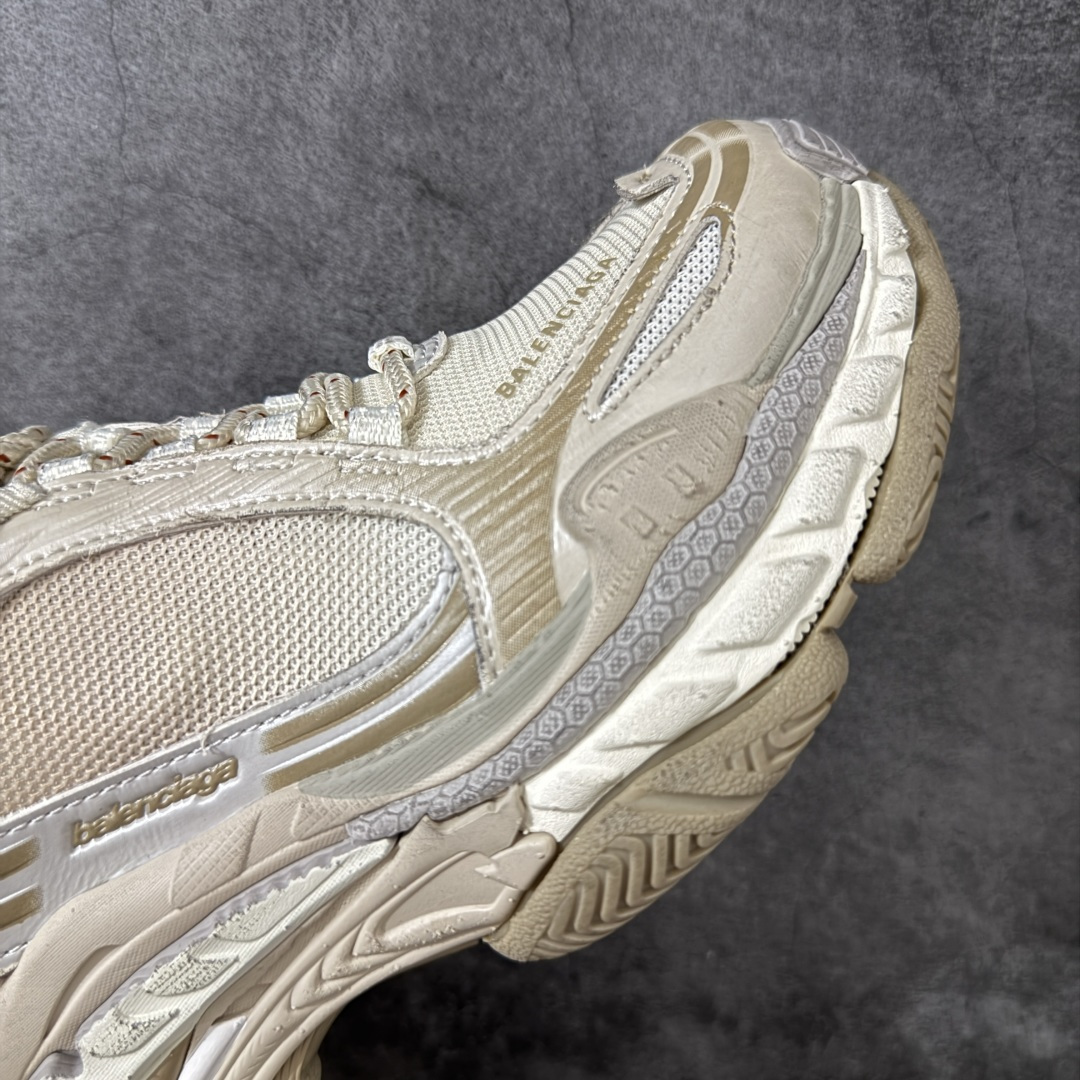Balenciaga巴黎世家 Triple S .2 厚底系带 低帮 老爹鞋半拖 Balenciaga是由被誉为代表二十