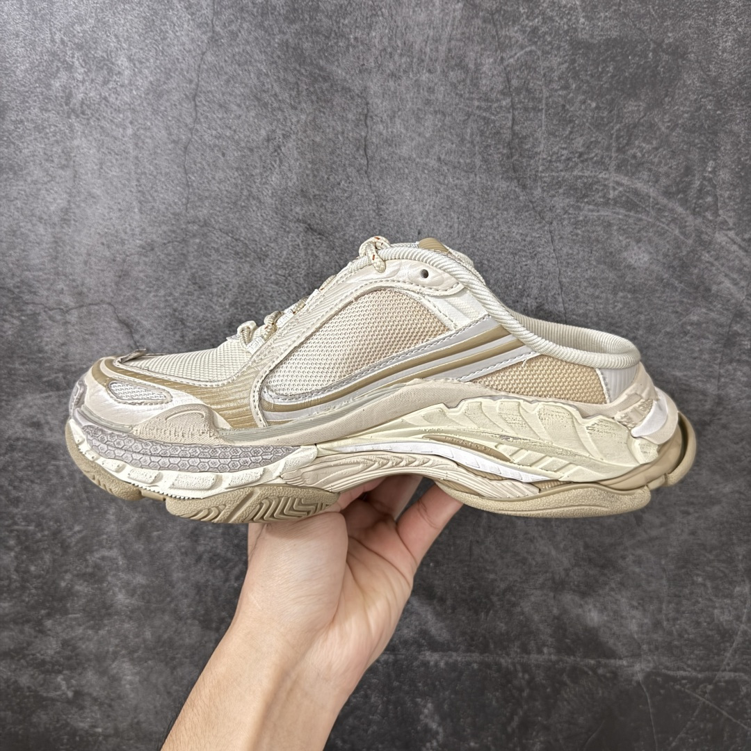 Balenciaga巴黎世家 Triple S .2 厚底系带 低帮 老爹鞋半拖 Balenciaga是由被誉为代表二十