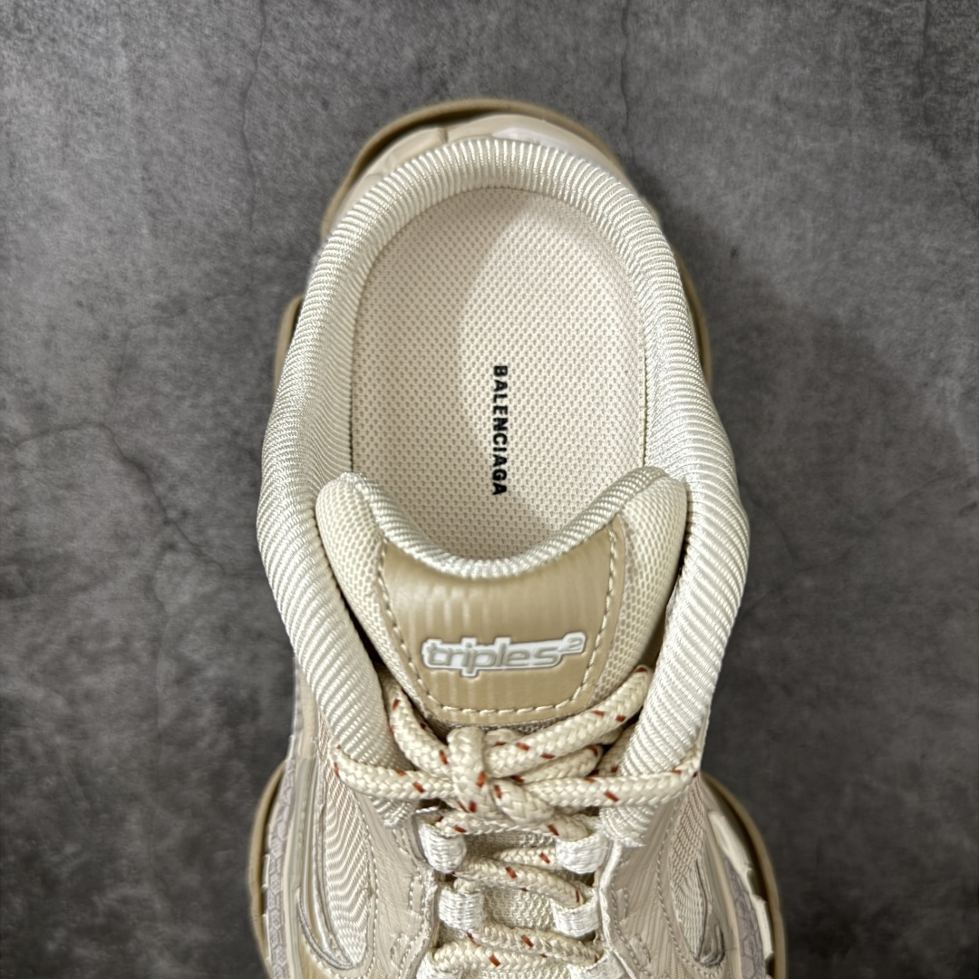 Balenciaga巴黎世家 Triple S .2 厚底系带 低帮 老爹鞋半拖 Balenciaga是由被誉为代表二十