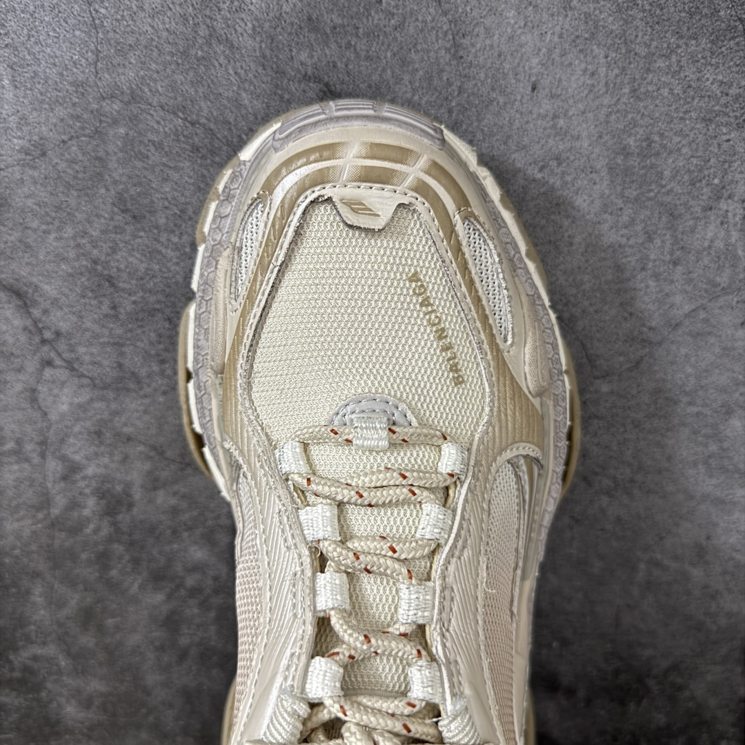 Balenciaga巴黎世家 Triple S .2 厚底系带 低帮 老爹鞋半拖 Balenciaga是由被誉为代表二十