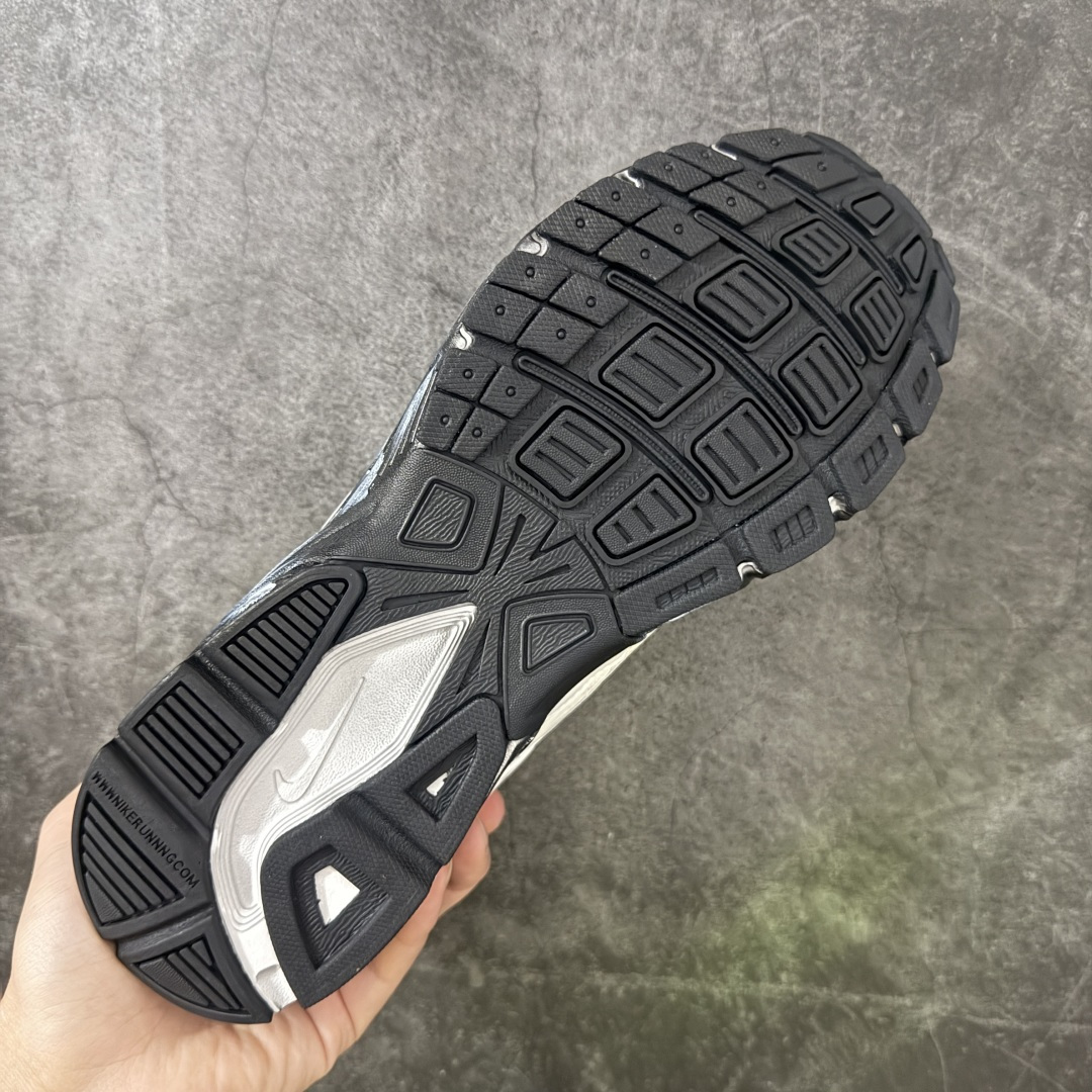 NIKE INITIATOR 创始者系列复古休闲运动舒适跑鞋 此款为人工手绘定制图案 原版基于Nike Initiato