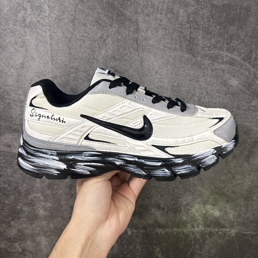 NIKE INITIATOR 创始者系列复古休闲运动舒适跑鞋 此款为人工手绘定制图案 原版基于Nike Initiato NIKE INITIATOR 创始者系列复古休闲运动舒适跑鞋 此款为人工手绘定制图案 原版基于Nike Initiato
