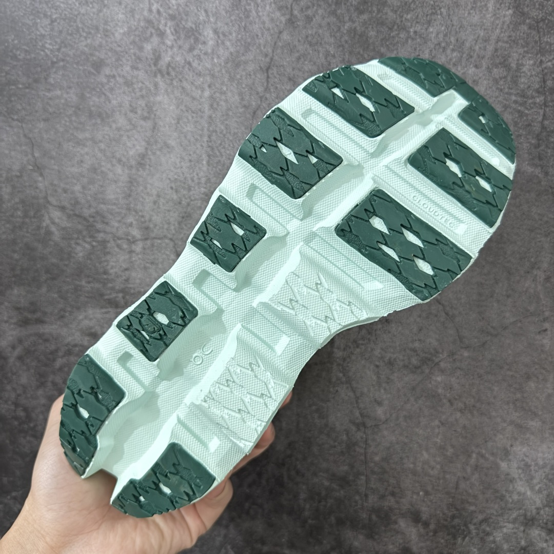 On昂跑 Cloudmonster 3 Hyper 时尚潮流 舒适透气 防震回弹训练跑鞋 该款鞋采用轻盈双层网眼编织鞋面