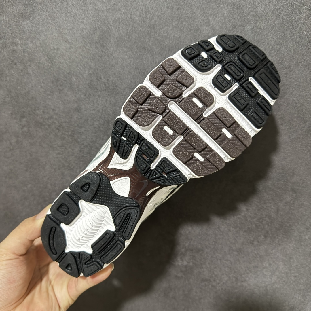 Nike Air Max Moto 2K 耐克 百搭舒适耐磨 低帮跑步鞋 货号:HQ2056-109 尺码:36 36.