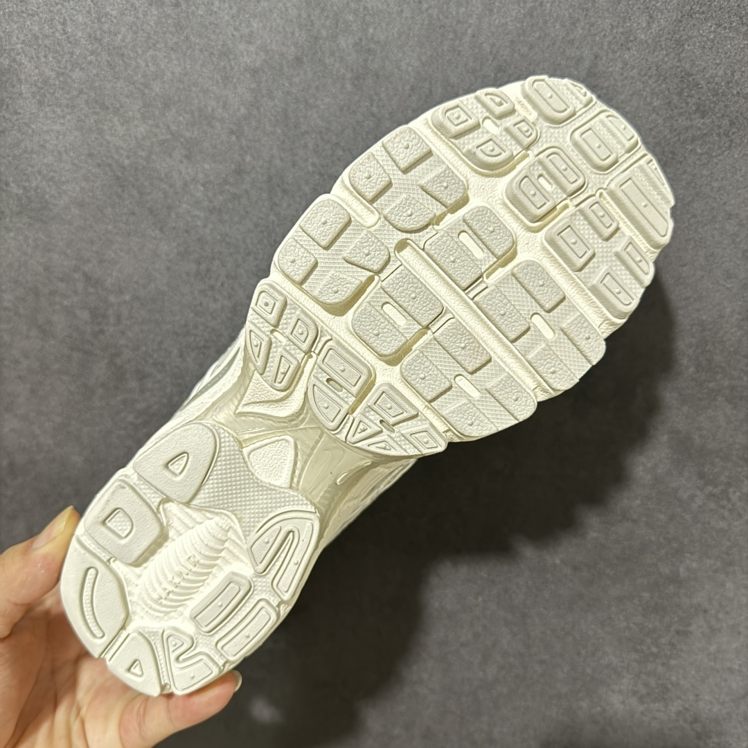 Nike Air Max Moto 2K 耐克 百搭舒适耐磨 低帮跑步鞋 货号:HQ2056-100 尺码:36 36.