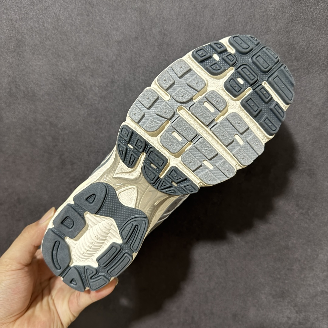 Nike Air Max Moto 2K 耐克 百搭舒适耐磨 低帮跑步鞋 货号:IQ7592 077 尺码:39-46 