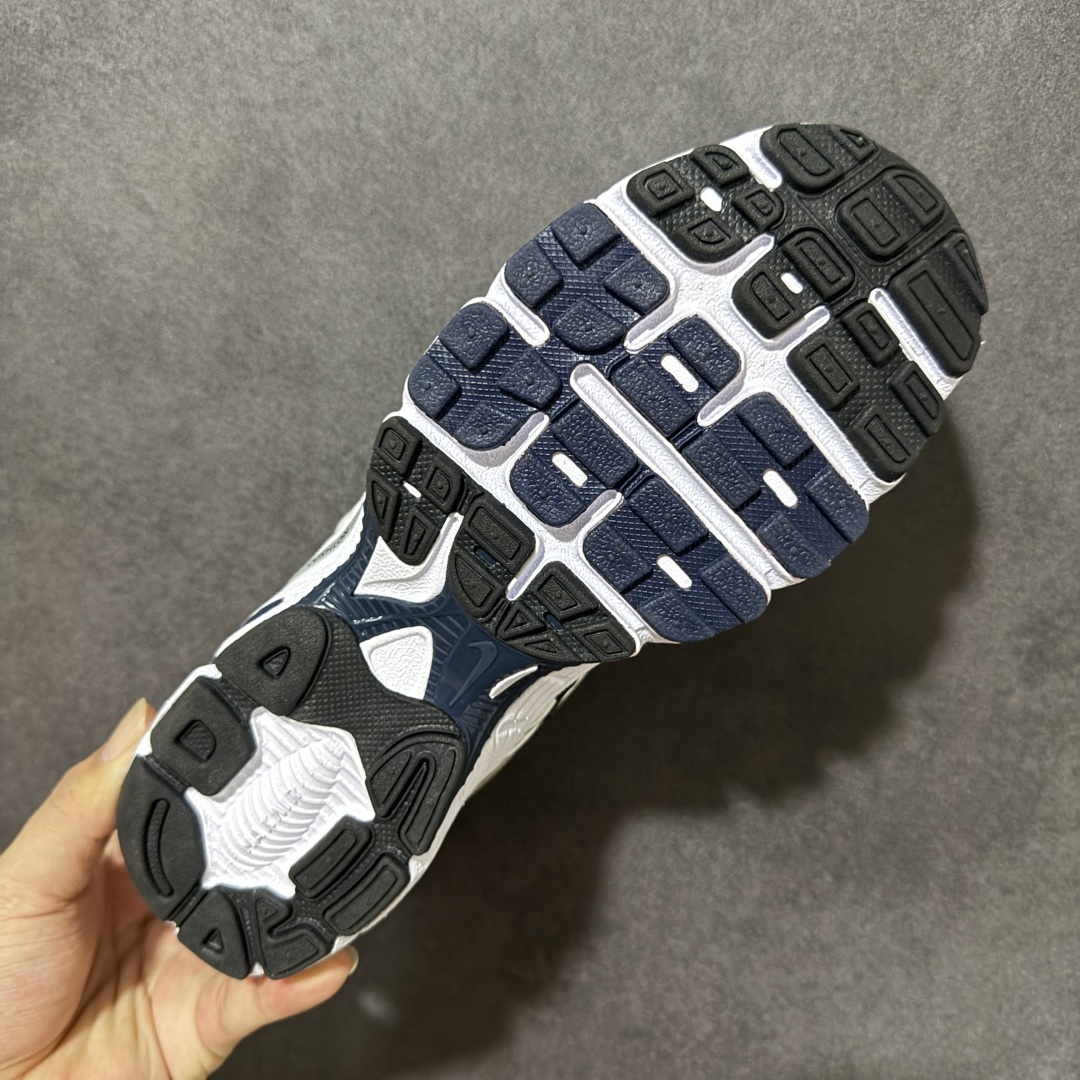 Nike Air Max Moto 2K 耐克 百搭舒适耐磨 低帮跑步鞋 货号:HQ2056 104 尺码:39-46 