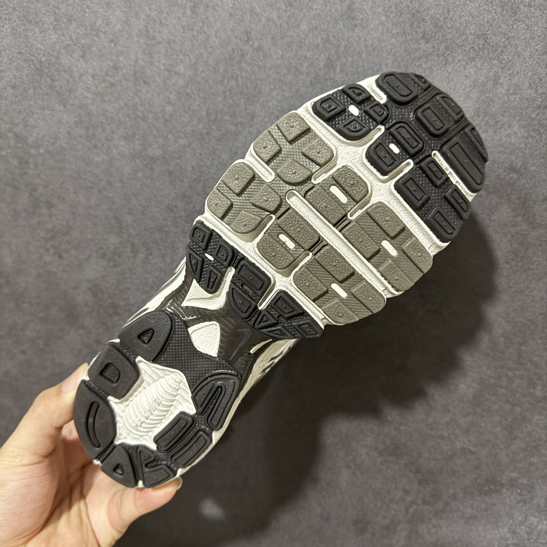 Nike Air Max Moto 2K 耐克 百搭舒适耐磨 低帮跑步鞋 货号:IO1915 030 尺码:39-46 