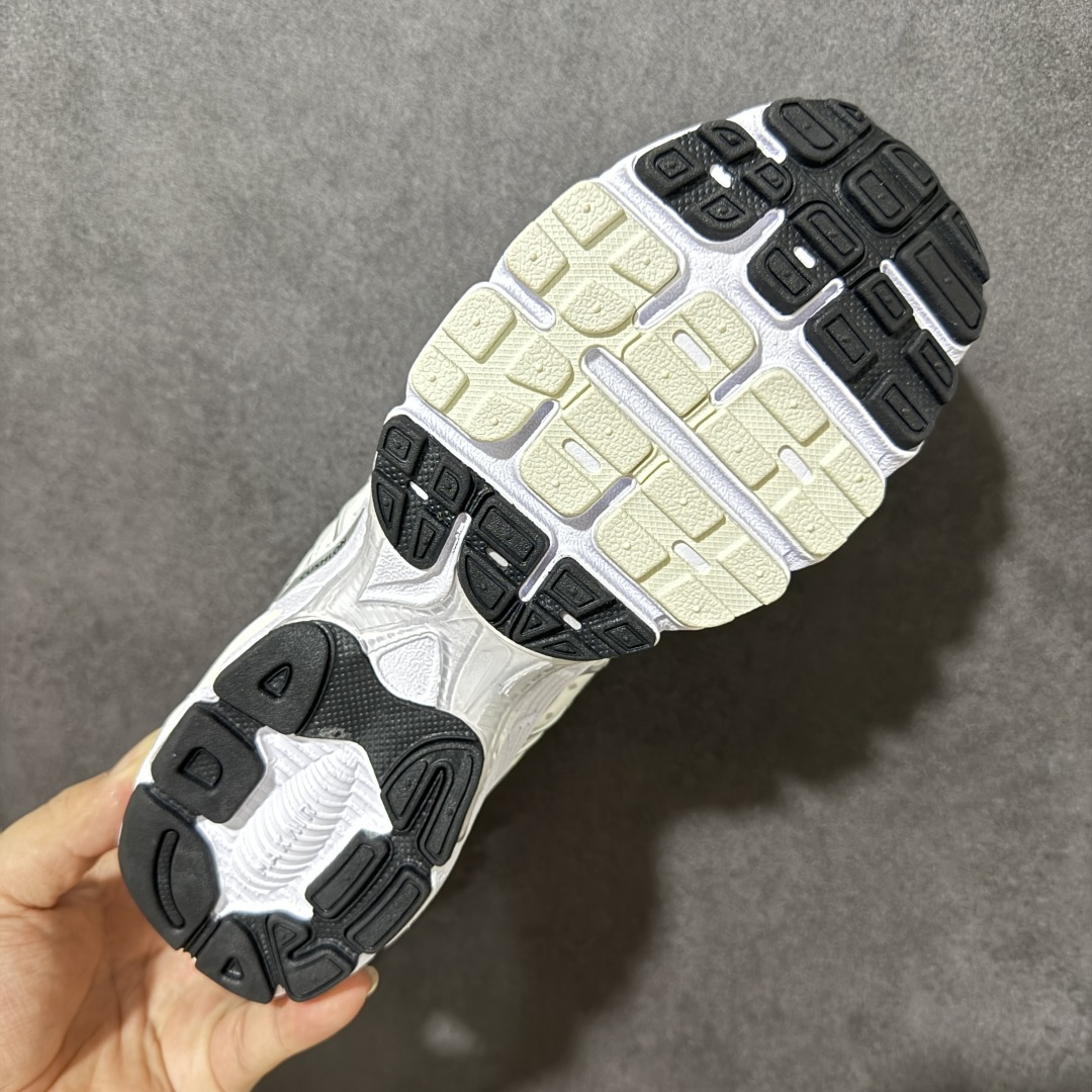 Nike Air Max Moto 2K 耐克 百搭舒适耐磨 低帮跑步鞋 货号:IO9279 100 尺码:39-46 