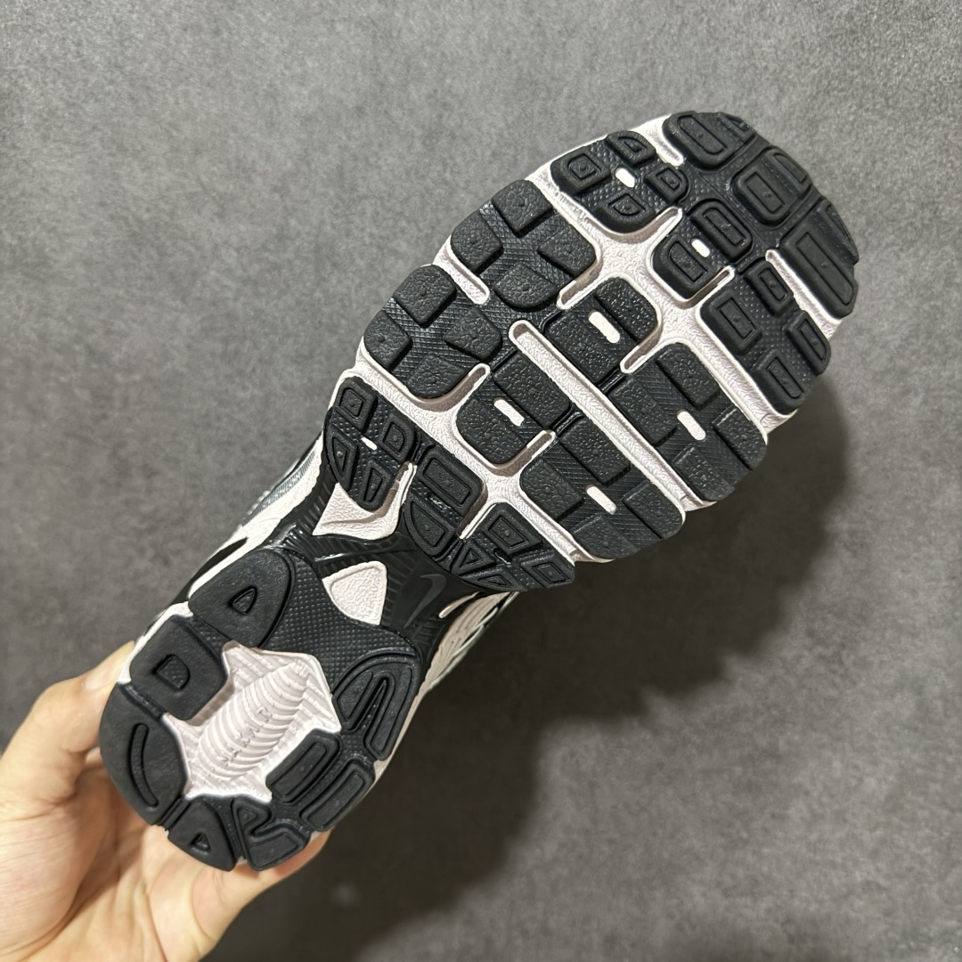 Nike Air Max Moto 2K 耐克 百搭舒适耐磨 低帮跑步鞋 货号:HQ2056 200 尺码:39-46 
