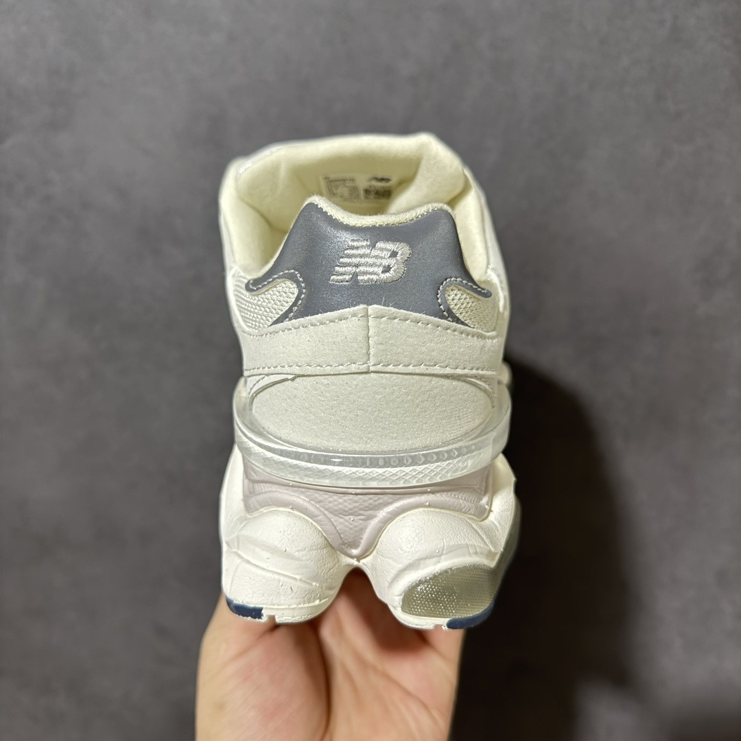 New Balance 9060系列 新百伦 复古休闲运动慢跑鞋 鞋面大身由空间双格及磨砂鞋面拼接而生 采用大面积网眼以