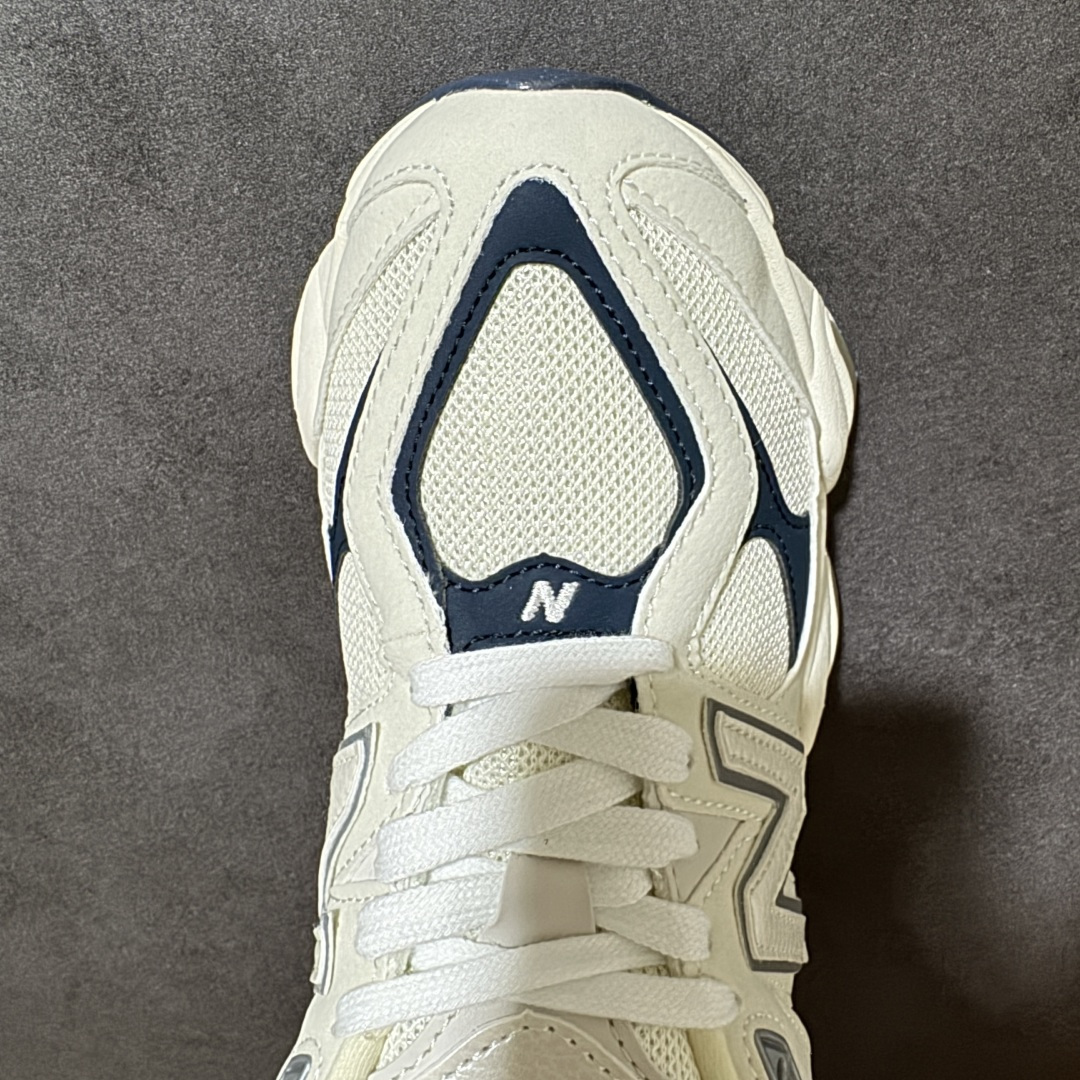 New Balance 9060系列 新百伦 复古休闲运动慢跑鞋 鞋面大身由空间双格及磨砂鞋面拼接而生 采用大面积网眼以