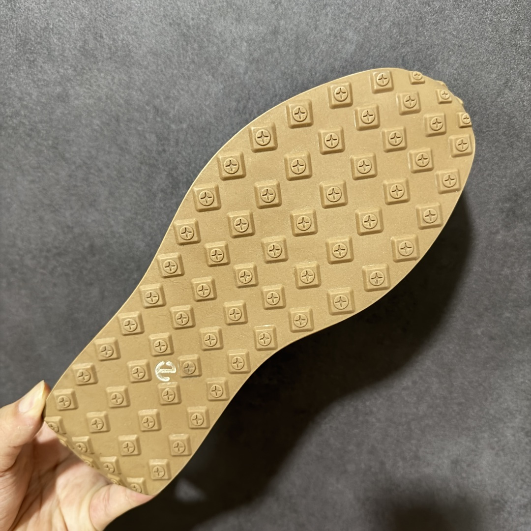Ecco Biomc Artile Colour Extras 爱步男士低帮休闲鞋 牛皮材质 尺码：39-44 货号： 