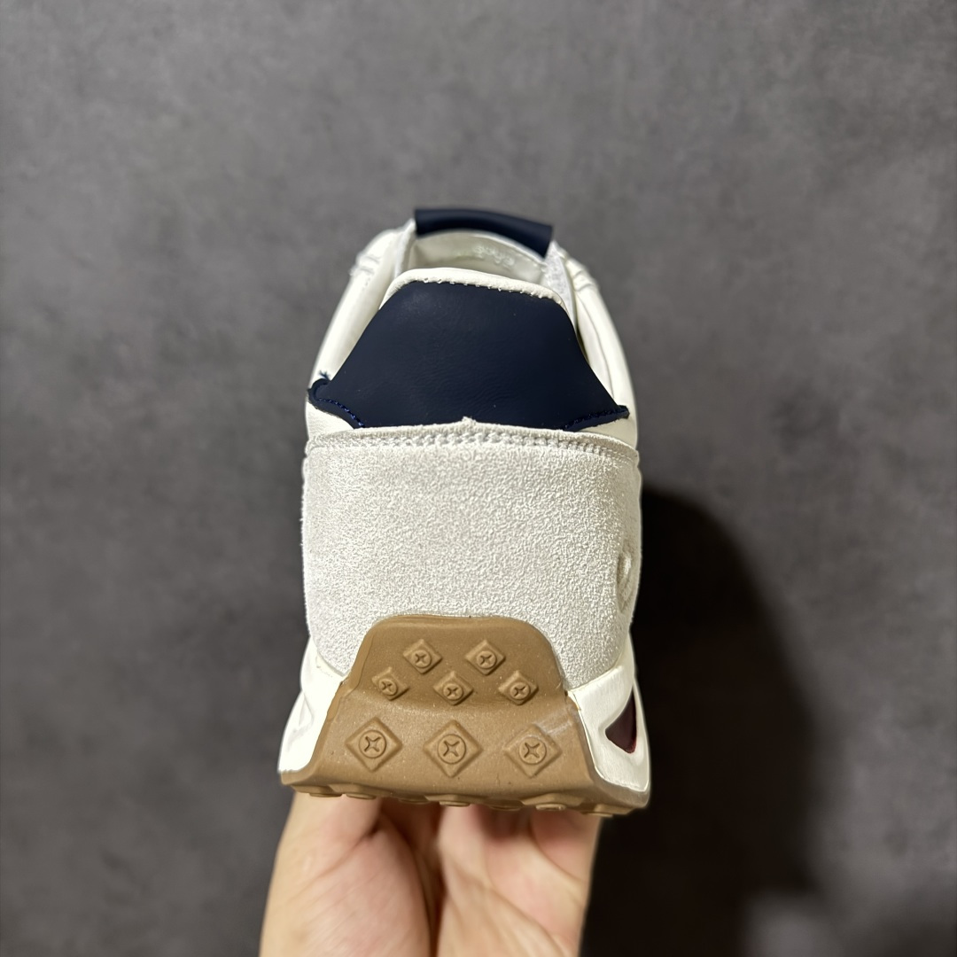 Ecco Biomc Artile Colour Extras 爱步男士低帮休闲鞋 牛皮材质 尺码：39-44 货号： 