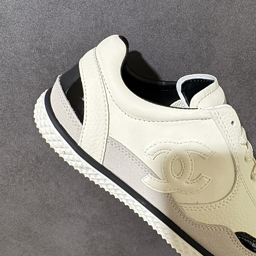 法国奢侈品品牌·香奈儿Chanel Calfskin Suede Low 2026 系列薄底轻便百搭休闲运动鞋 货号： 