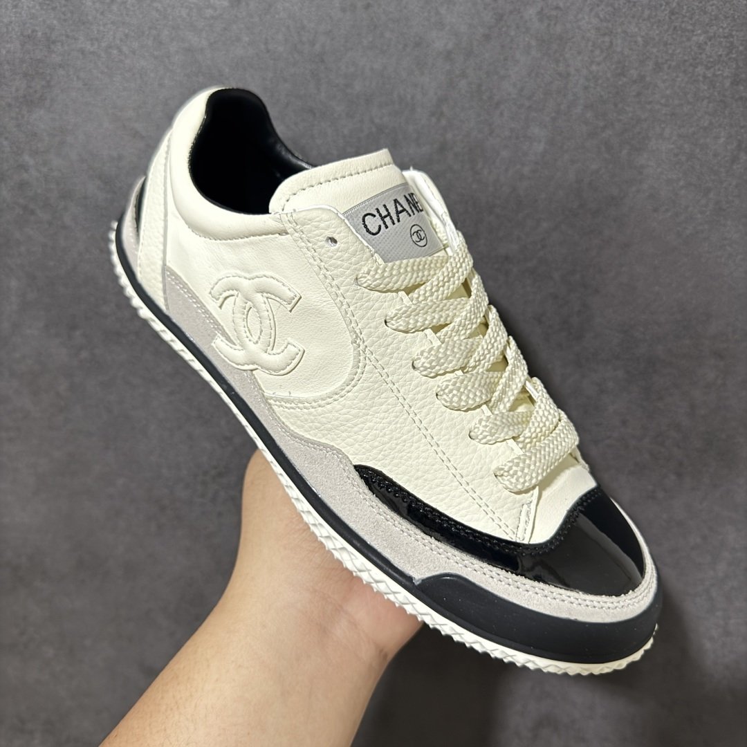 法国奢侈品品牌·香奈儿Chanel Calfskin Suede Low 2026 系列薄底轻便百搭休闲运动鞋 货号： 
