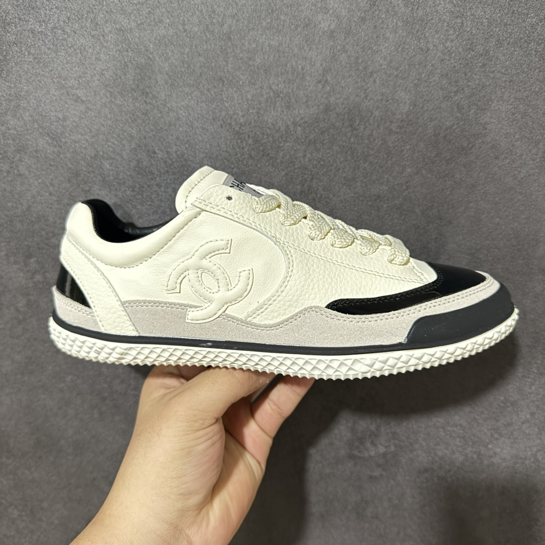 法国奢侈品品牌·香奈儿Chanel Calfskin Suede Low 2026 系列薄底轻便百搭休闲运动鞋 货号: 法国奢侈品品牌·香奈儿Chanel Calfskin Suede Low 2026 系列薄底轻便百搭休闲运动鞋 货号: