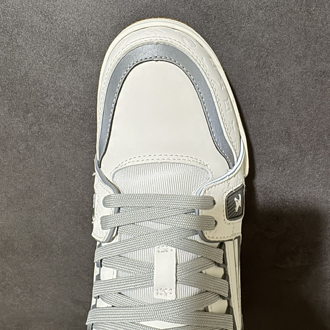 Louis Vuitton LV Trainer 时装走秀圆头系带运动鞋 高清洁度 专柜礼盒全套包装 超高性价比 尺码：