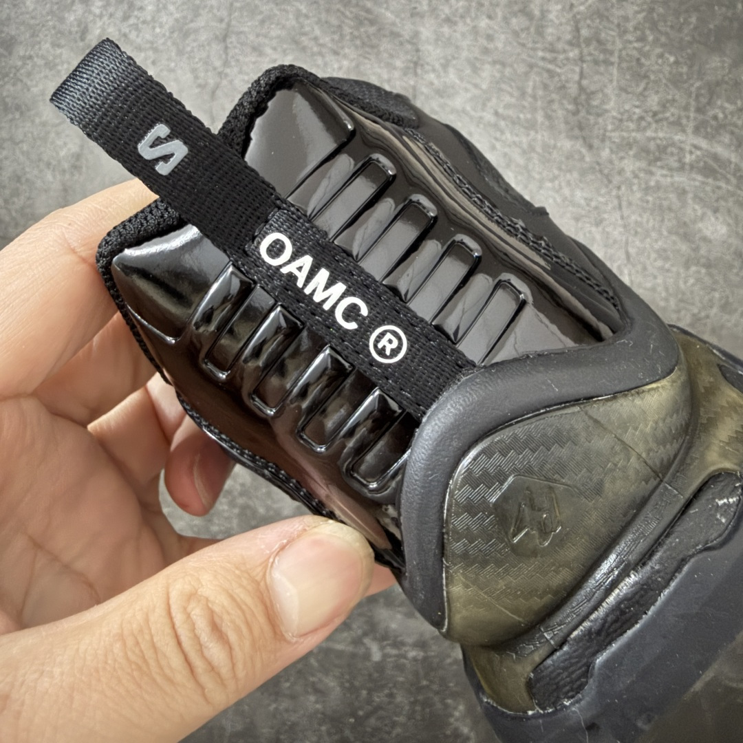 SALOMON萨洛蒙 XT-Quest OAMC 舒适耐用 低帮 跑步鞋 男女同款 黑色  这款萨洛蒙与OAMC的联名款