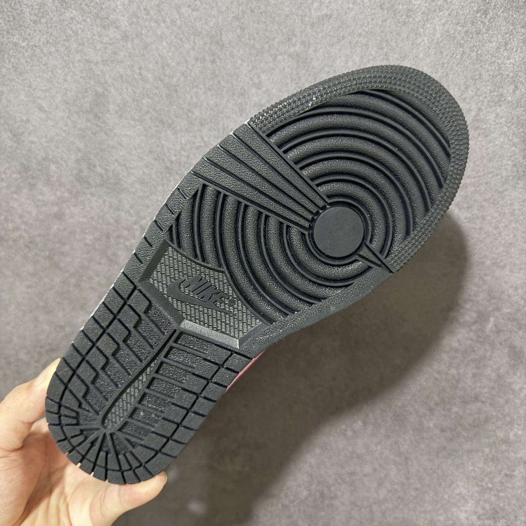 Nike Air Jordan 1 Low AJ1 乔1 耐克 低帮休闲板鞋 同步官方配色 货号:DC0774 608 