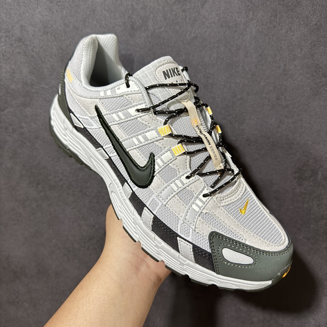 Nike P-6000 复古休闲 耐克 低帮休闲城市通勤跑步鞋 采用透气网眼布搭配皮革和合成材质覆面 再现早期鞋款外观 Nike P-6000 复古休闲 耐克 低帮休闲城市通勤跑步鞋 采用透气网眼布搭配皮革和合成材质覆面 再现早期鞋款外观