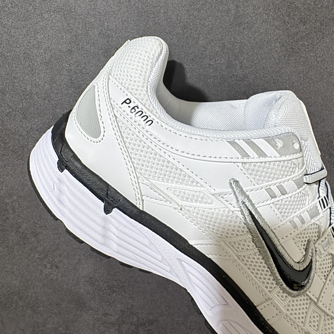 Nike P-6000 复古休闲 耐克 低帮休闲城市通勤跑步鞋 采用透气网眼布搭配皮革和合成材质覆面 再现早期鞋款外观 
