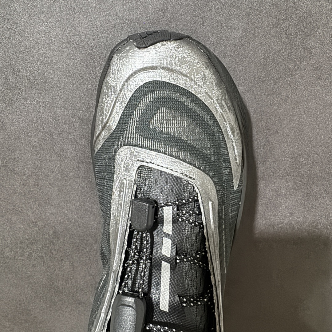 Adidas Holo Peak 阿迪达斯 防滑运动 舒适贴合 低帮越野跑鞋 货号:KZ9996 尺码:36 36.5 