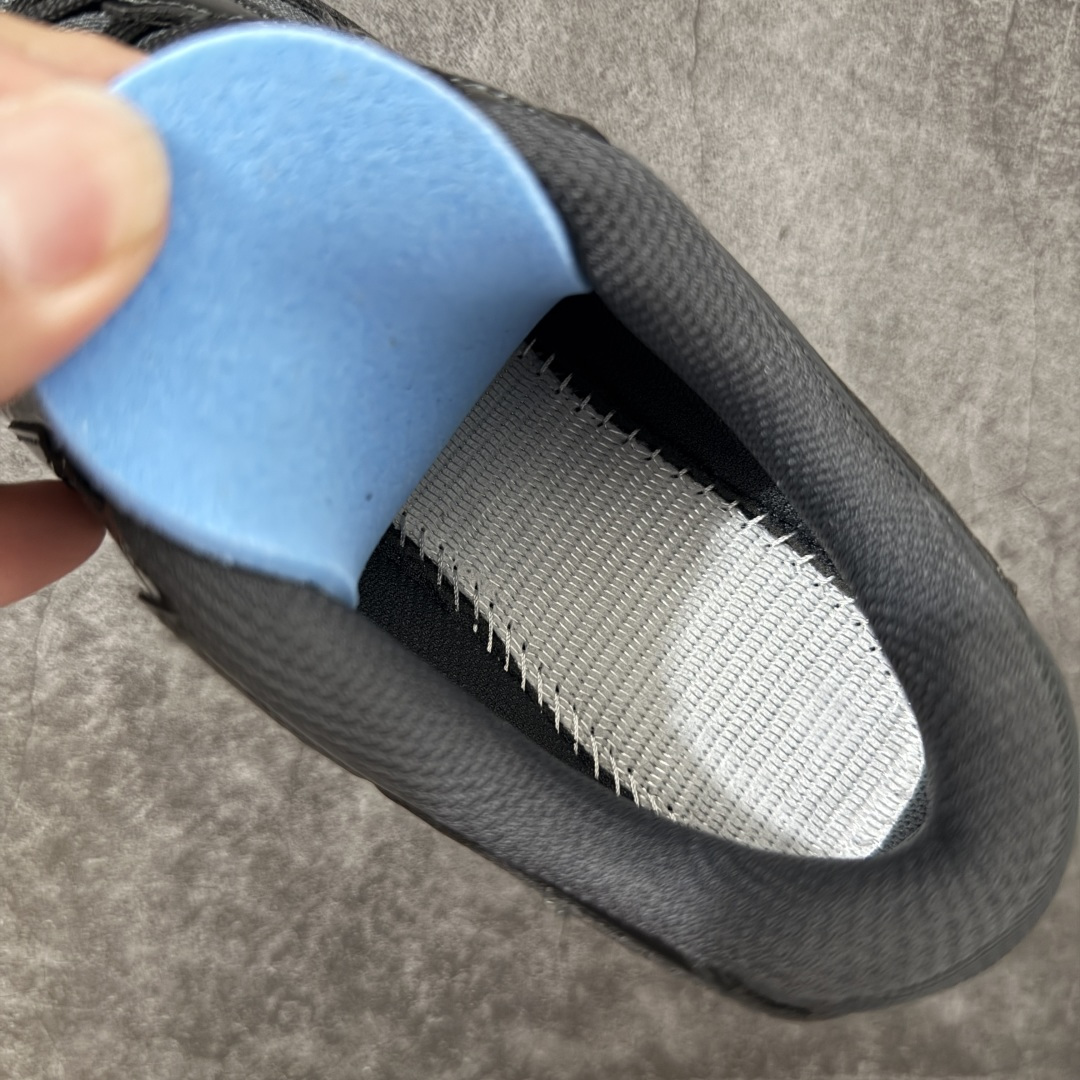 NIKE GATO 低帮生活休闲鞋 透气网布眼融入皮革，织和物合成材质覆面，营造21世初纪的畅跑美学概念。泡棉中底盈轻缓