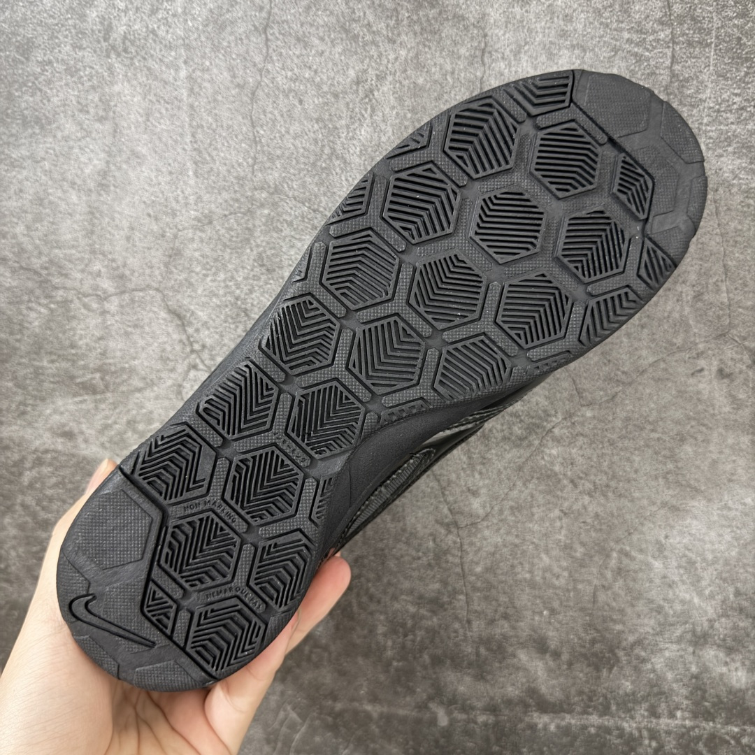 NIKE GATO 低帮生活休闲鞋 透气网布眼融入皮革，织和物合成材质覆面，营造21世初纪的畅跑美学概念。泡棉中底盈轻缓