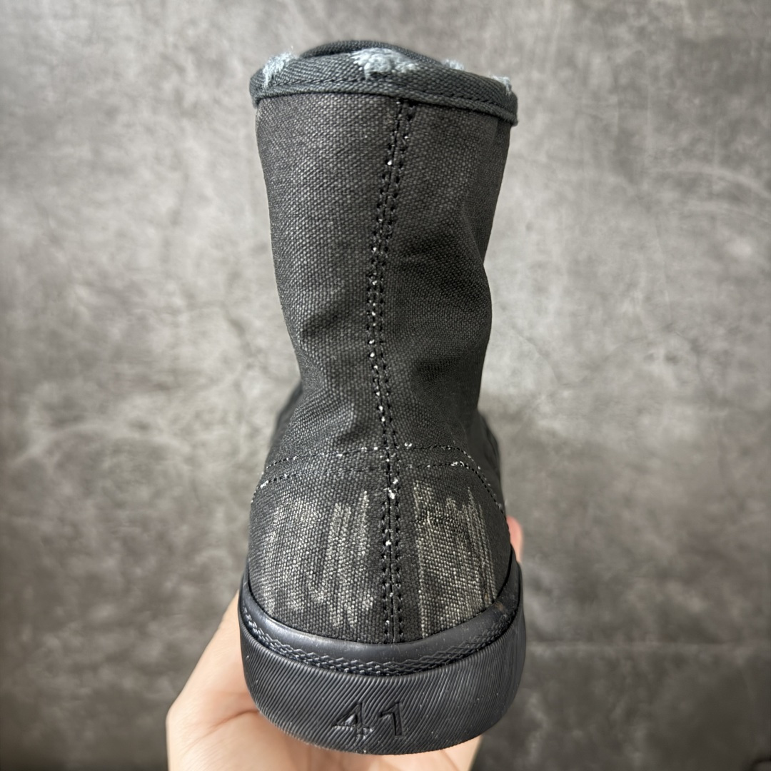 BALENCIAGA PARIS 巴黎世家 磨损做旧效果休闲帆布鞋 今年最火的一款布鞋 风格永续 永不过时 做旧复古风格